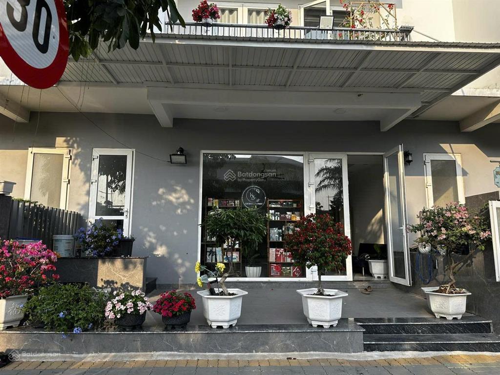 Chính chủ cho thuê nhà biệt thự 120m2, 20 triệu, dragon village, phú hữu, q9, tp.hcm