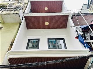 Bán nhà hào nam, đống đa, 40m2x5 tầng, mặt tiền 4m, thang máy, gần phố, tặng full nội thất