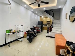 Bán nhà đống đa, 35m2, kinh doanh, ngõ thông, mặt tiền rộng 4,2m, chỉ hơn 9 tỷ