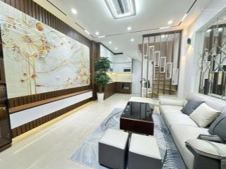 Chỉ 9,2 tỷ, bán nhà hai bà trưng, 30m2, 50m ra phố, ngõ thông, tặng full nội thất