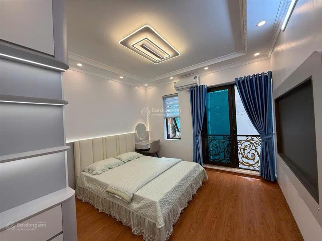 Bán nhà hào nam, đống đa, 6 tầng thang máy, ở + kinh doanh, tặng nội thất, ở ngay