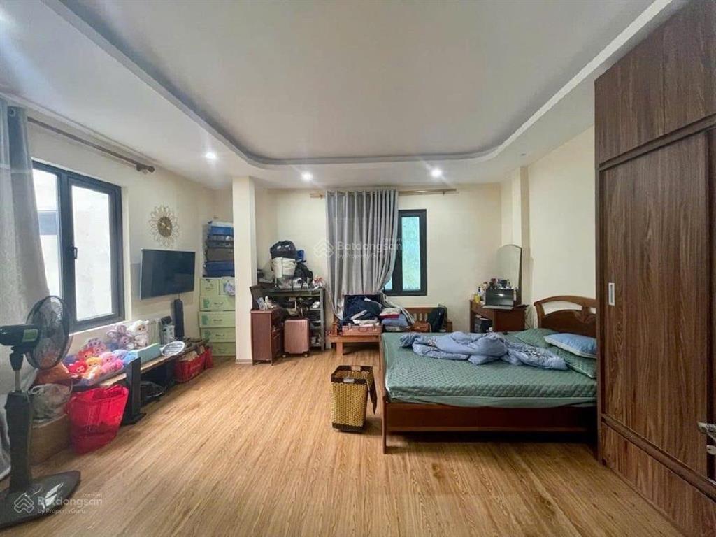 Bán nhà trung phụng, lô góc, ngõ thông, cách phố 10m, 30m2 x 5t, chỉ 9.9 tỷ