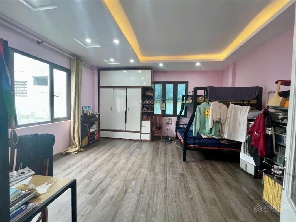 Bán nhà trung phụng, lô góc, ngõ thông, cách phố 10m, 30m2 x 5t, chỉ 9.9 tỷ