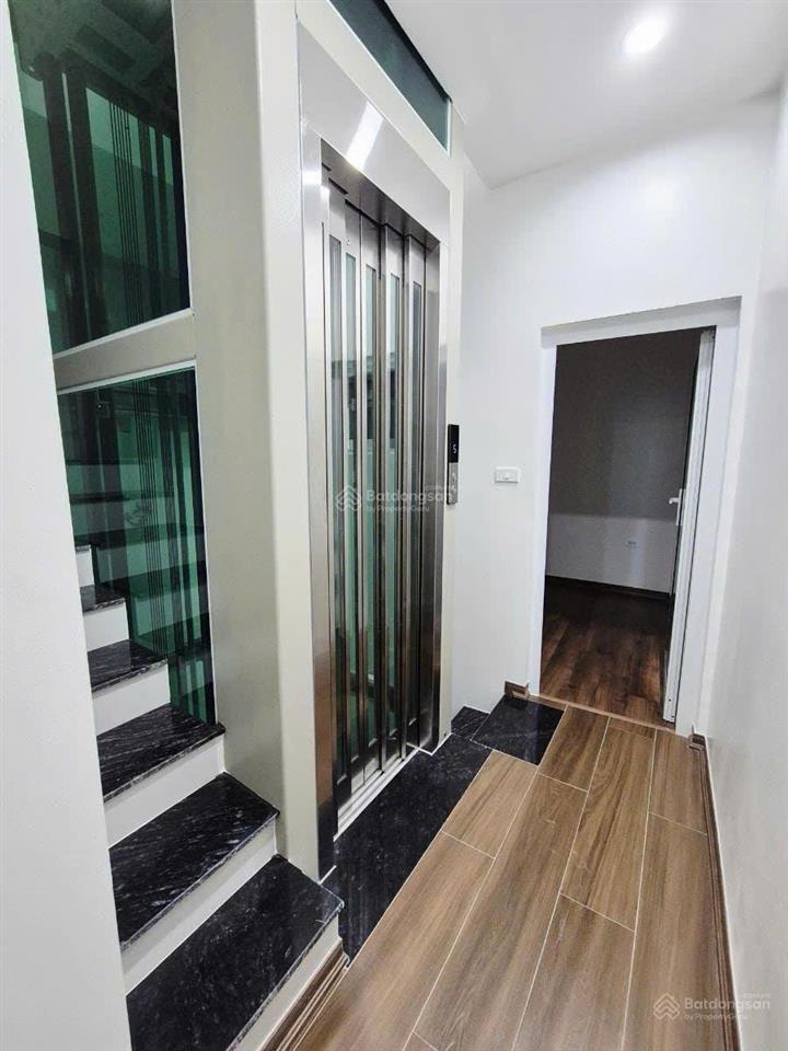Cần bán nhà ô tô đỗ cửa tôn đức thắng, 45m2, 5 tầng thang máy, ngõ thông, kinh doanh, đẹp long lanh
