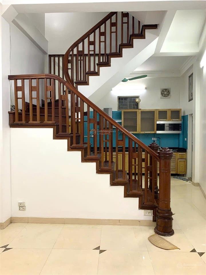 Chính chủ bán nhà hai bà trưng, 46m2, 4 tầng, cách ô tô chỉ 30m, gần bách kinh xây, ở ngay