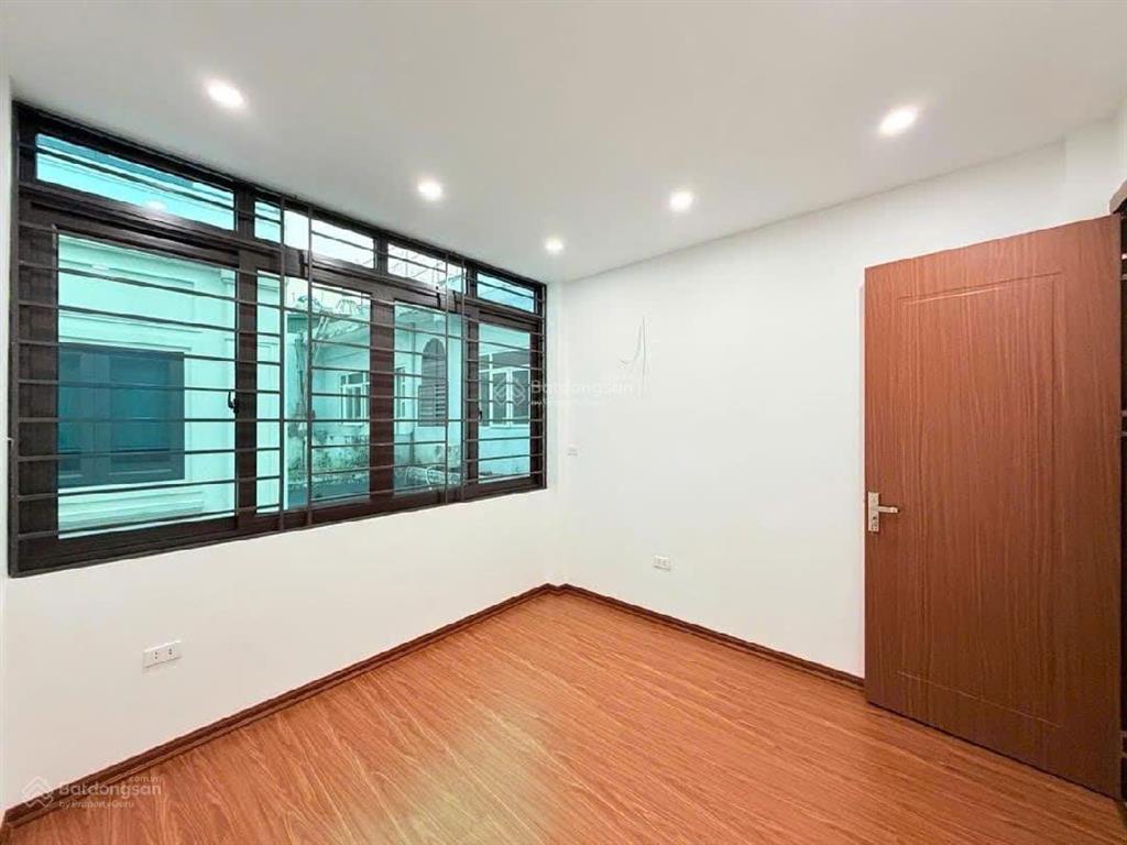 Bán nhà hoàng mai ô tô đỗ cửa, 2 mặt ngõ thoáng, 38m2x5 tầng, kinh doanh, cho thuê, tặng nội thất