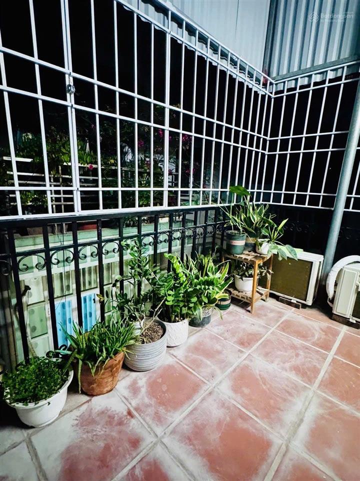 Giảm sốc chỉ còn 10,5 tỷ, bán nhà hào nam, 50m ra phố, ngõ thông, gần ga cát linh, full nội thất