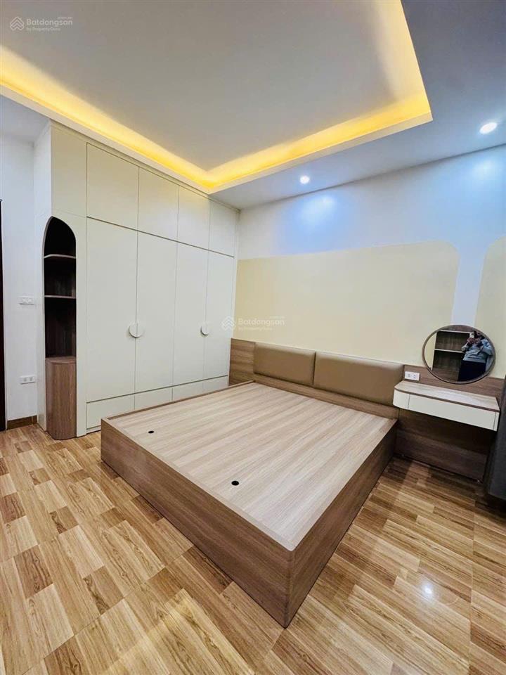 Giảm sốc chỉ còn 10,5 tỷ, bán nhà hào nam, 50m ra phố, ngõ thông, gần ga cát linh, full nội thất