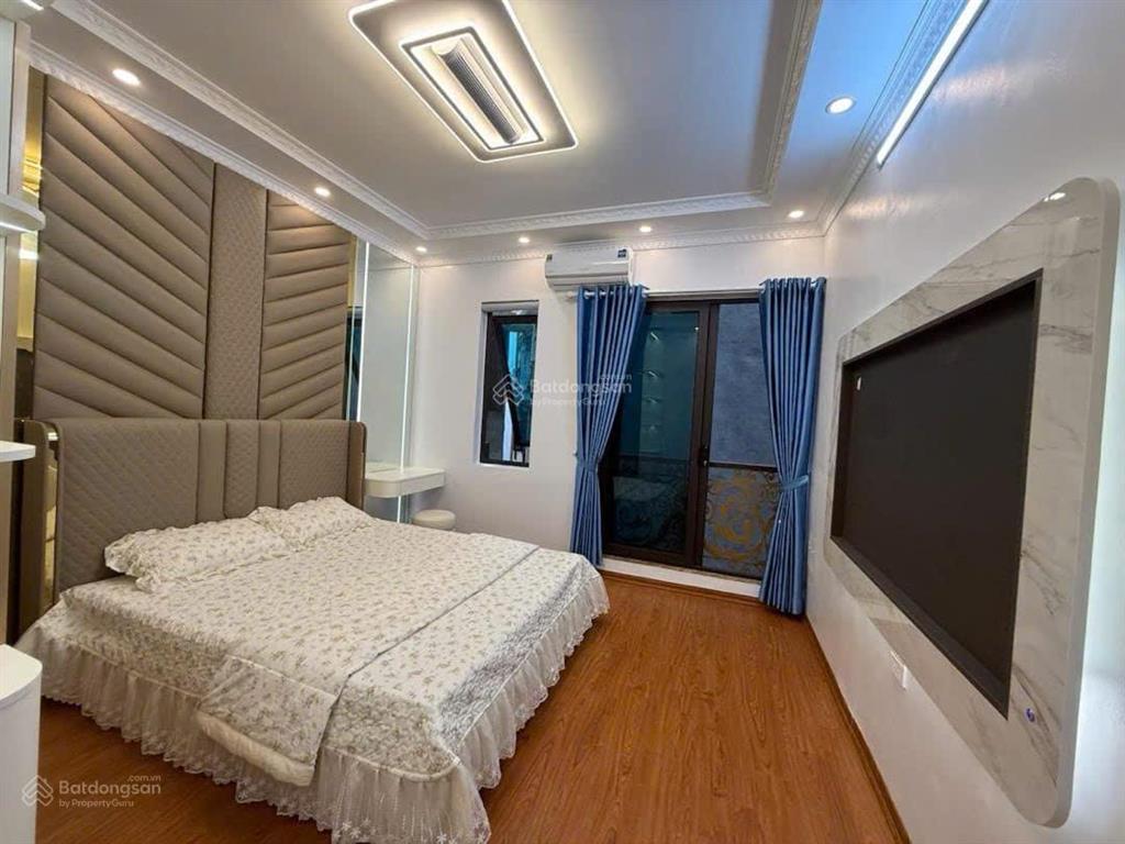 Bán siêu phẩm hào nam, đống đa, 6 tầng thang máy, 2 thoáng, mặt tiền rộng, tặng nội thất, ở ngay