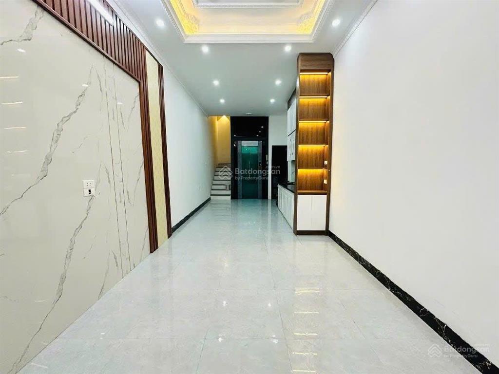 Chính chủ cần bán nhà cát linh, 40m2, 5 tầng thang máy, 70m ra phố, gần ga tàu điện, chỉ 10,79 tỷ