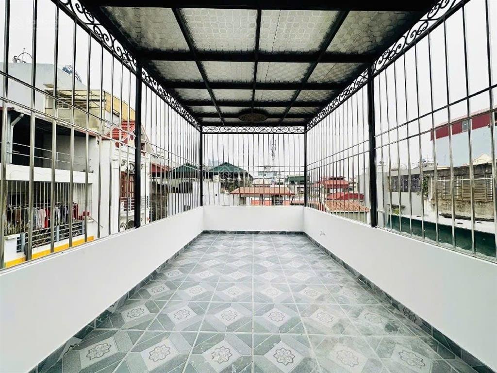 Chính chủ cần bán nhà cát linh, 40m2, 5 tầng thang máy, 70m ra phố, gần ga tàu điện, chỉ 10,79 tỷ
