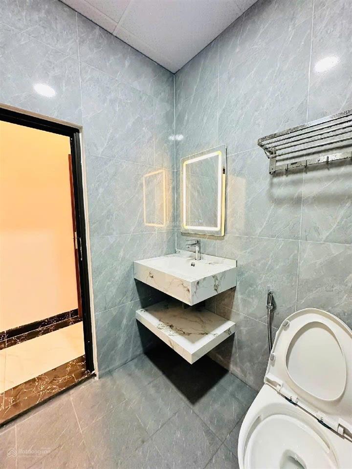 Chính chủ cần bán nhà cát linh, 40m2, 5 tầng thang máy, 70m ra phố, gần ga tàu điện, chỉ 10,79 tỷ