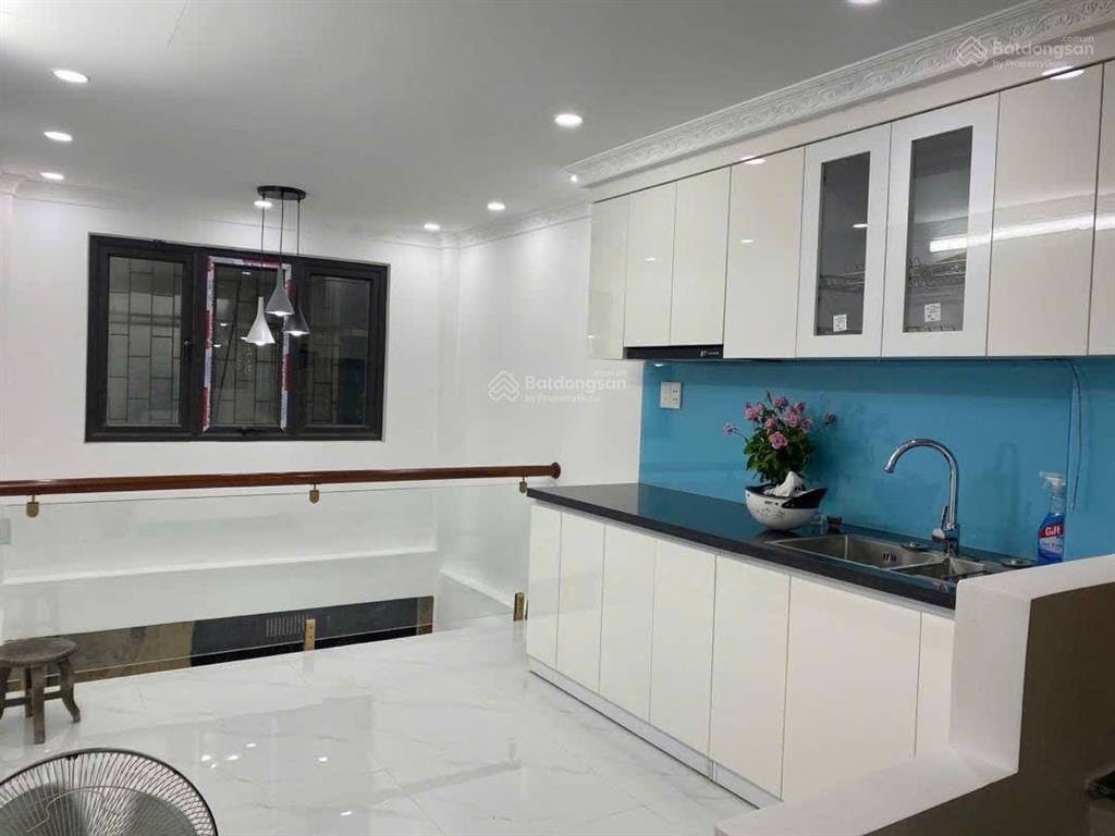 Hiếm, chỉ 8,3 tỷ, bán nhà 6 tầng thang máy, trung phụng, đống đa, 70m ra ô tô, nhà thoáng