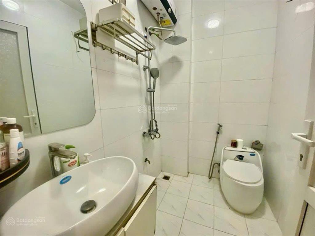 Chính chủ cần bán nhà kim ngưu, 40m2x5 tầng, lô góc, ngõ thông, kinh doanh nhỏ, chỉ 9,x tỷ
