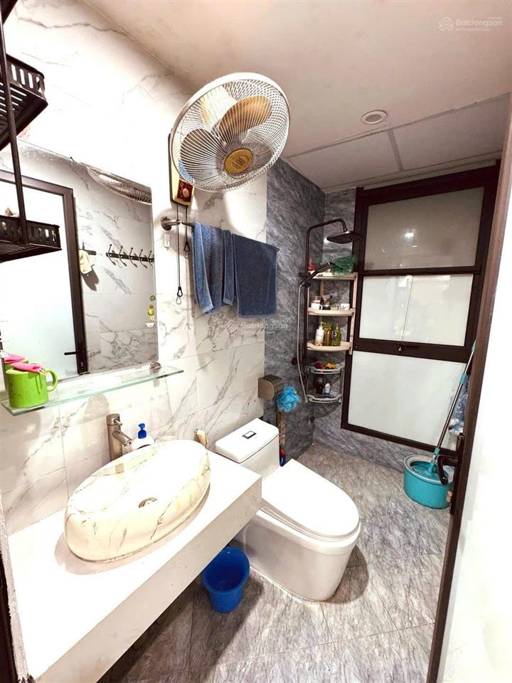 Bán nhà khương đình, 35m2x5 tầng, 1 bước ra phố, ngõ thắng đẹp, tặng nội thất, ở ngay, hơn 11 tỷ
