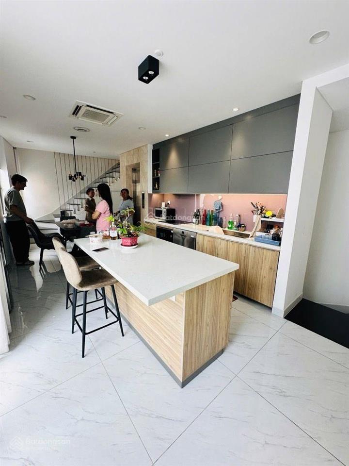 Mặt tiền kinh doanh kênh tân hoá q6, 6 tầng có thang máy, 80m2(5x16), sát vòng xoay & chợ phú lâm