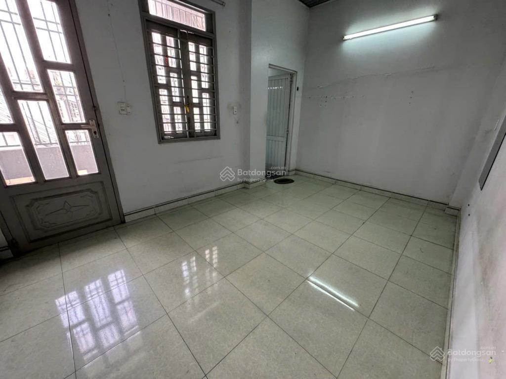 90(5x18), 3 tầng chắc chắn, hẻm xe tải 1/ thẳng trục, sát mặt tiền đường hl2 bình tân, ko lg  qh