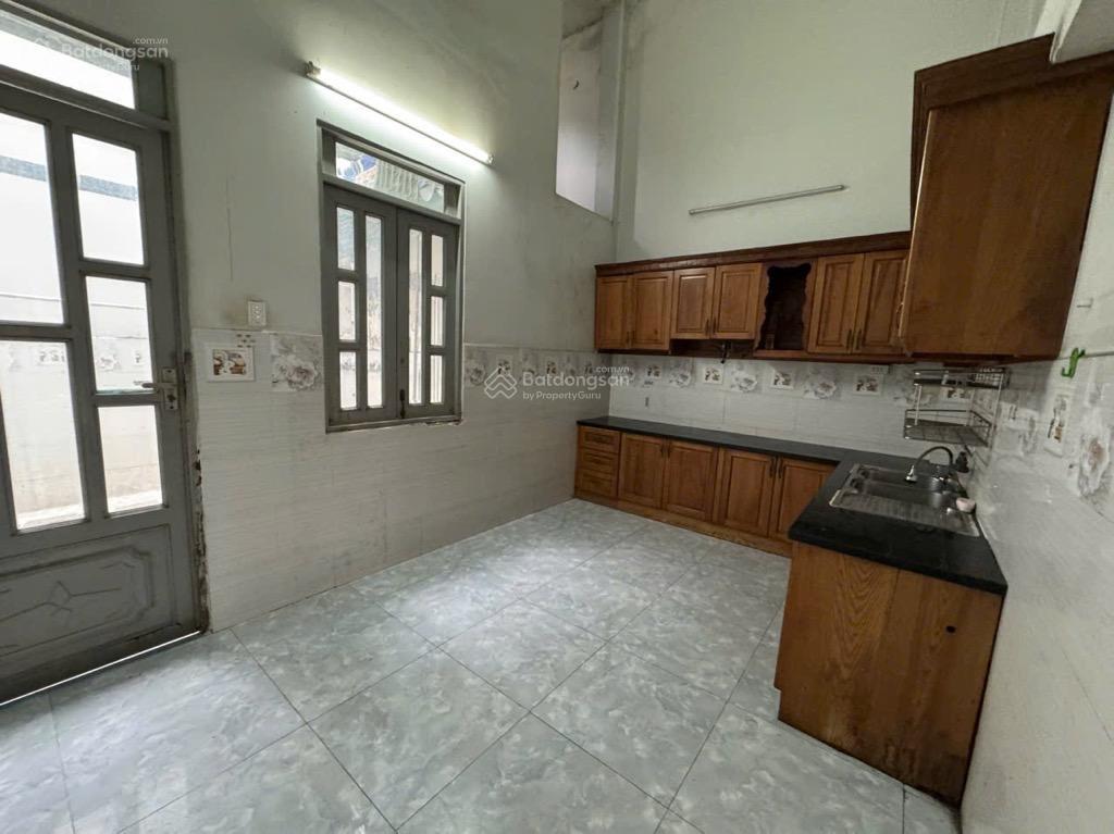 90(5x18), 3 tầng chắc chắn, hẻm xe tải 1/ thẳng trục, sát mặt tiền đường hl2 bình tân, ko lg  qh