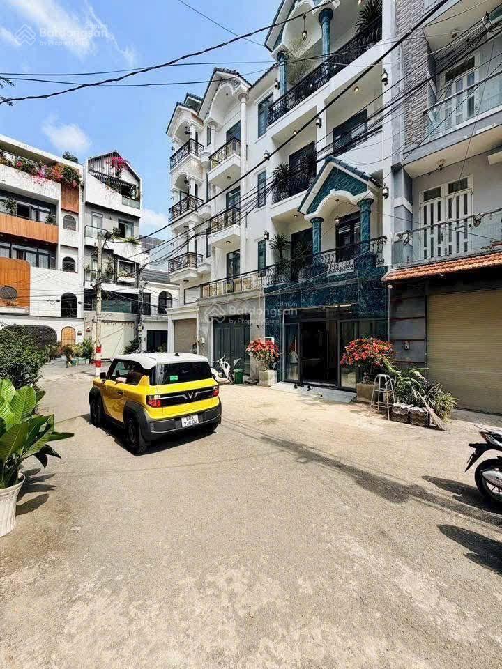 Cần bán gấp căn nhà phố , đầy đủ nội thất