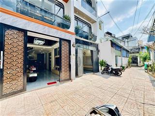 Nhà đẹp xây dựng mới 100%, 3 phòng ngủ, full nội thất sát ngay emart vô cùng tiện ích