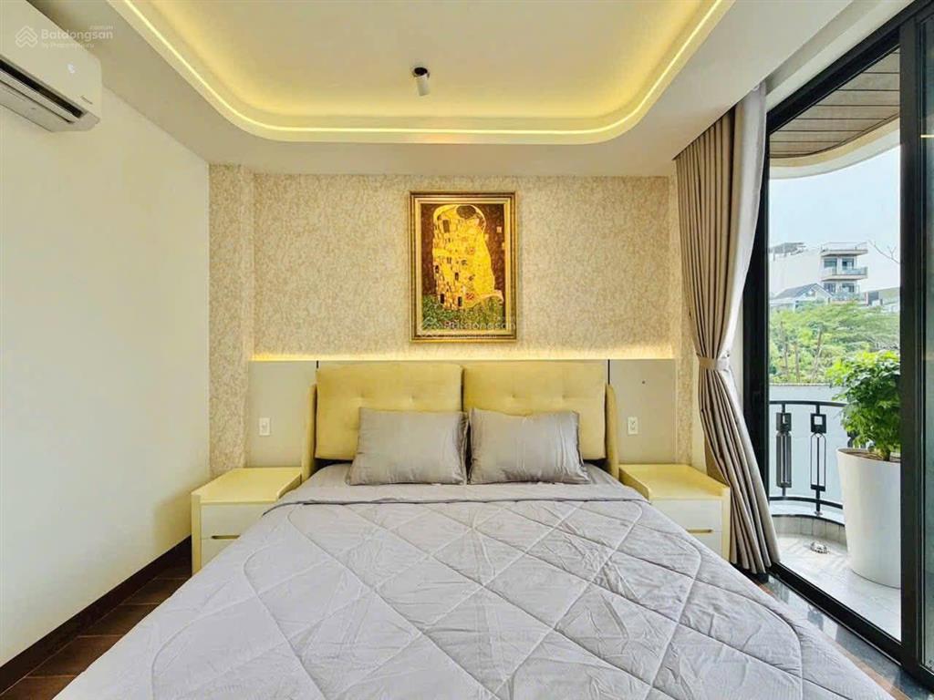 Bán căn nhà xây mới với diện tích 4,8x11 đầy đủ nội thất xe hơi ngủ trong nhà