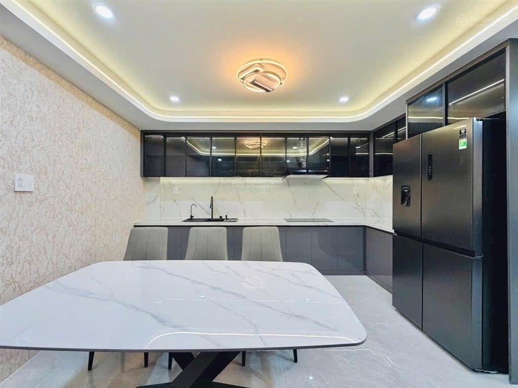 Bán căn nhà xây mới với diện tích 4,8x11 đầy đủ nội thất xe hơi ngủ trong nhà