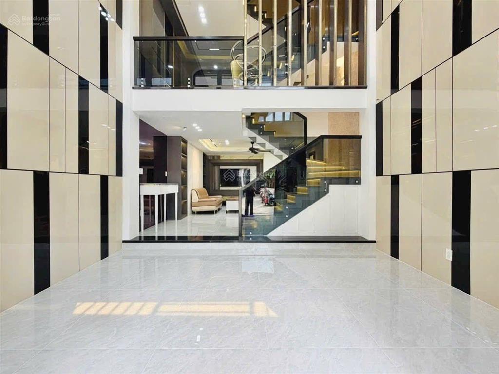 Bán căn nhà xây mới với diện tích 4,8x11 đầy đủ nội thất xe hơi ngủ trong nhà