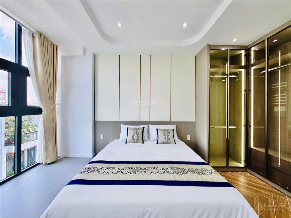 Nhà phố cao cấp thang máy  xe hơi ngủ trong nhà  full nội thất cao cấp