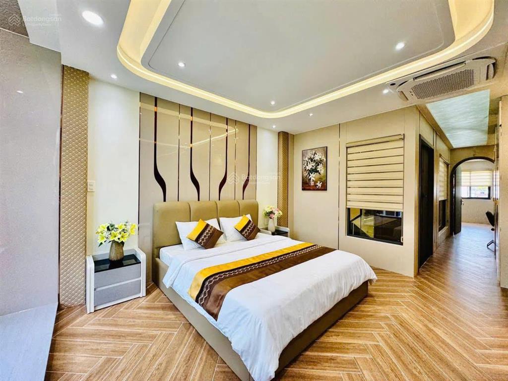 Nhà phố cao cấp thang máy  xe hơi ngủ trong nhà  full nội thất cao cấp