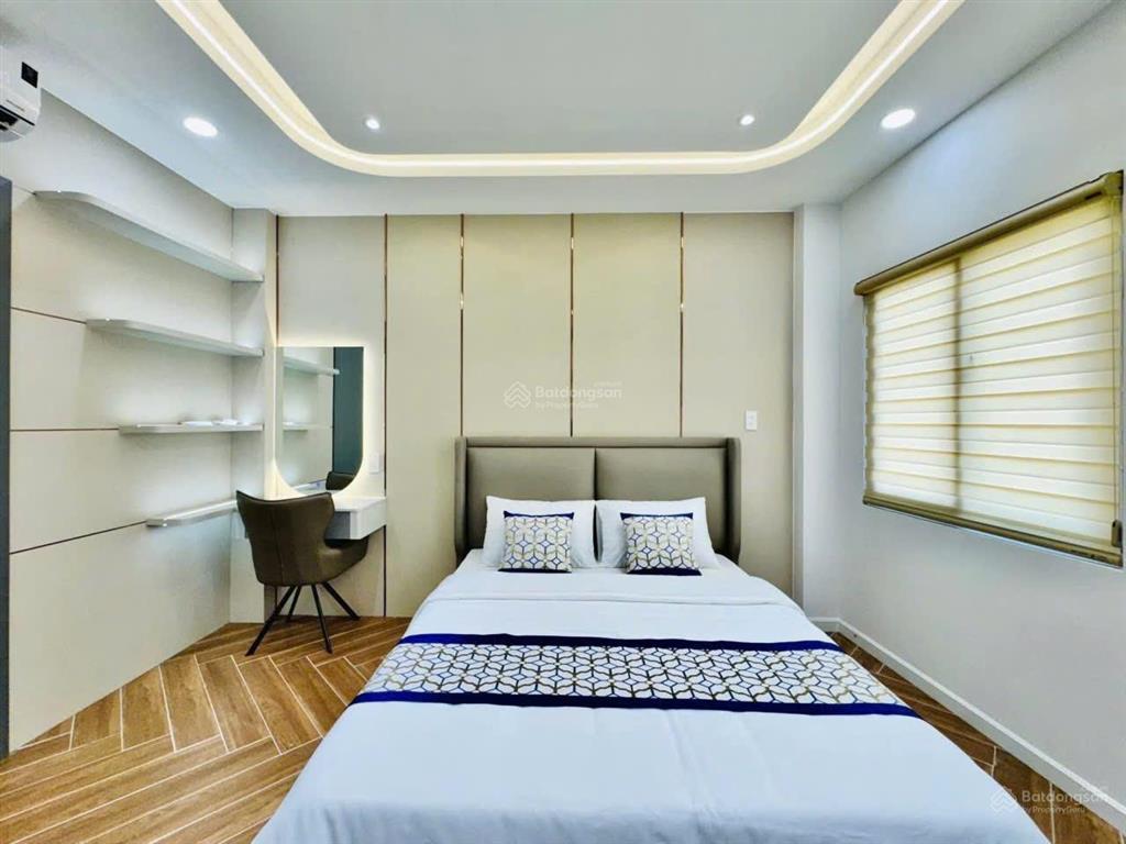 Nhà phố cao cấp thang máy  xe hơi ngủ trong nhà  full nội thất cao cấp