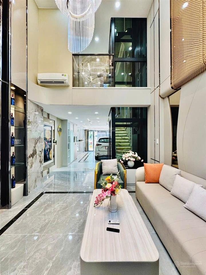 Nhà phố cao cấp thang máy  xe hơi ngủ trong nhà  full nội thất cao cấp