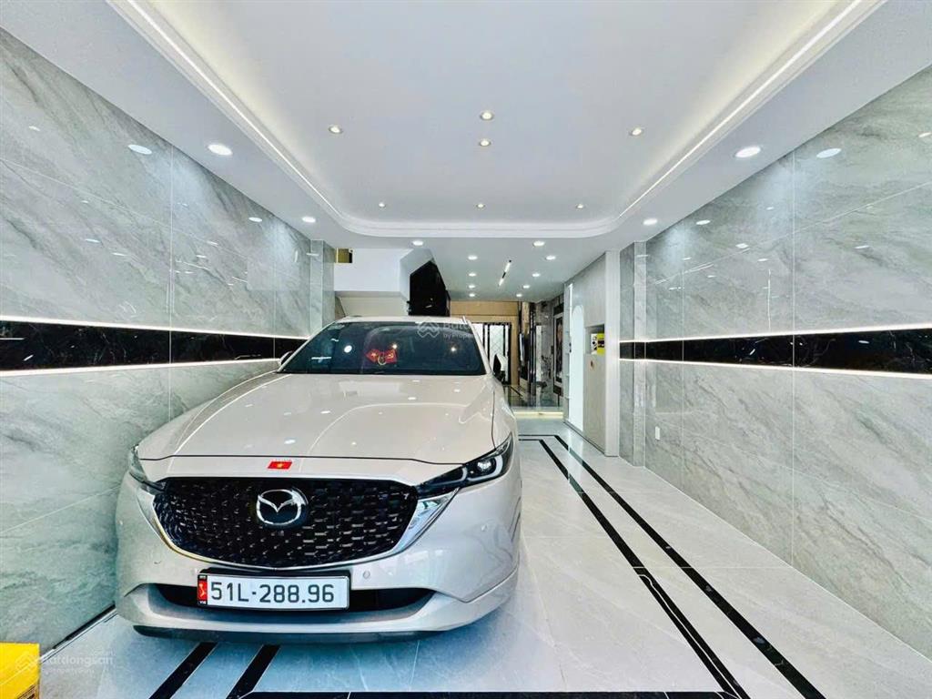 Nhà phố cao cấp thang máy  xe hơi ngủ trong nhà  full nội thất cao cấp