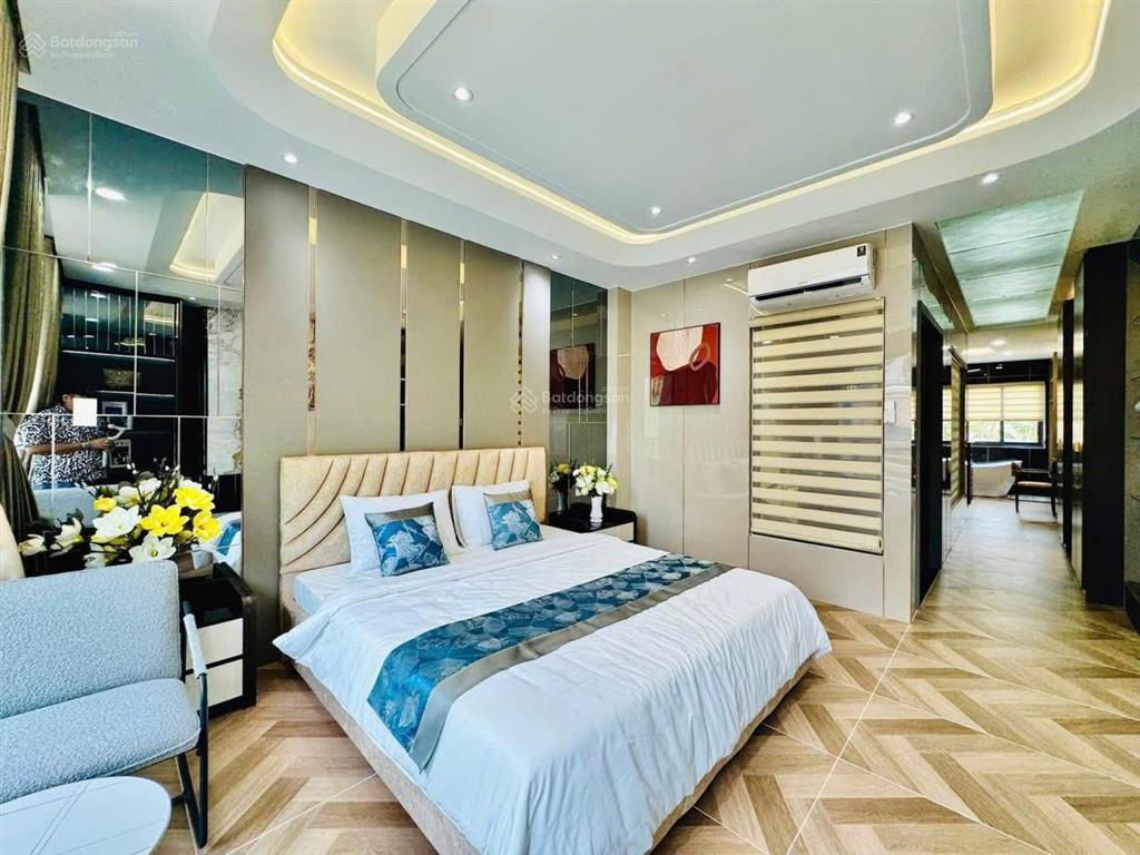 Nhà phố cao cấp thang máy  xe hơi ngủ trong nhà  full nội thất cao cấp