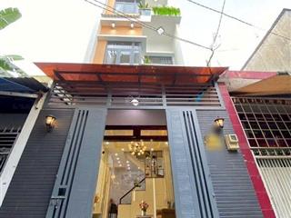 Bán căn nhà xe hơi ngủ trong nhà đầy đủ nội thất