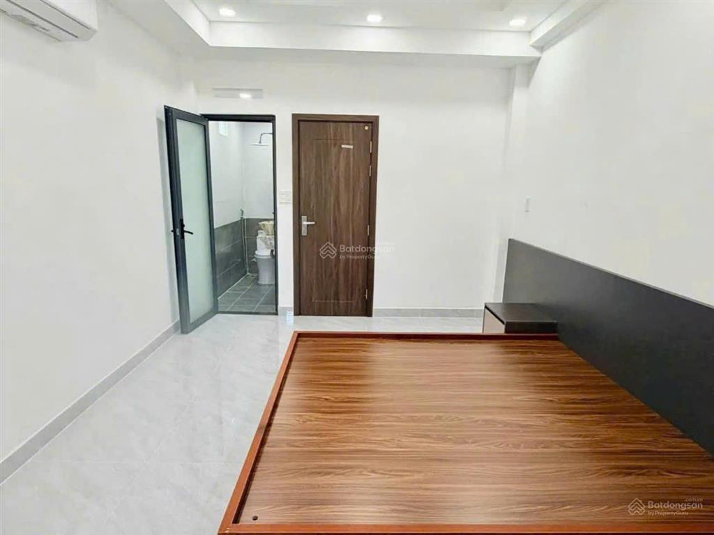 Chính thức lên sóng căn nhà phố rộng rãi nhiều phòng có thể vừa ở vừa làm chdv
