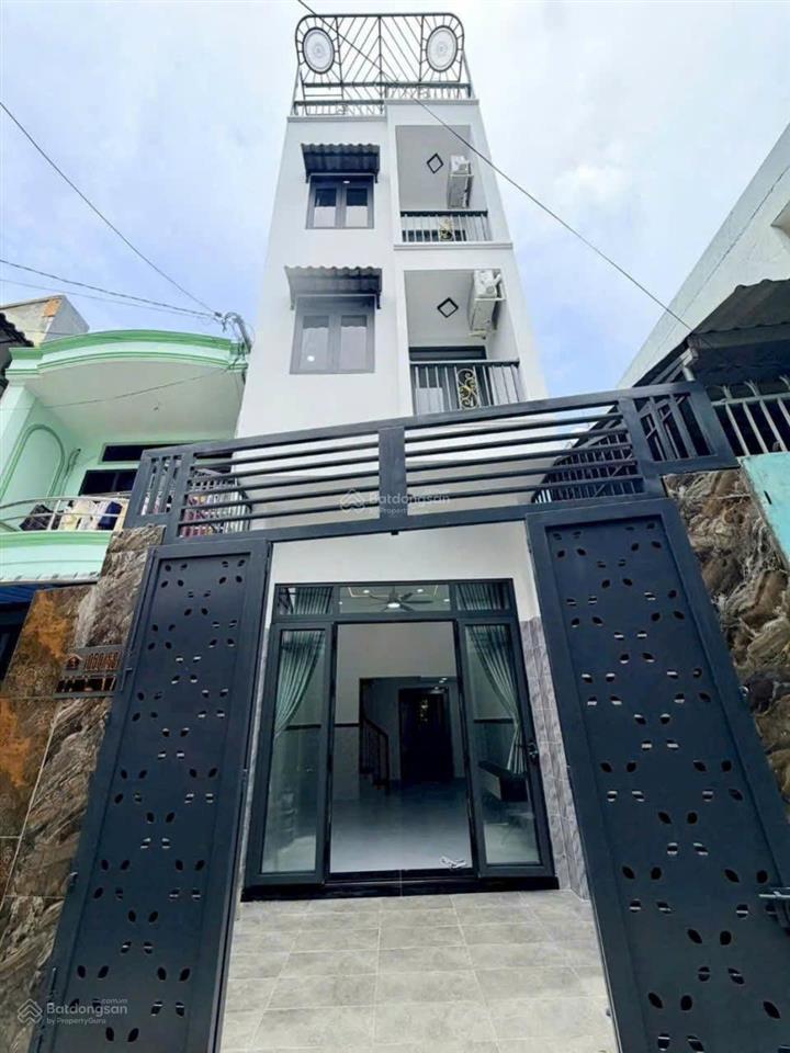 Chính thức lên sóng căn nhà phố rộng rãi nhiều phòng có thể vừa ở vừa làm chdv