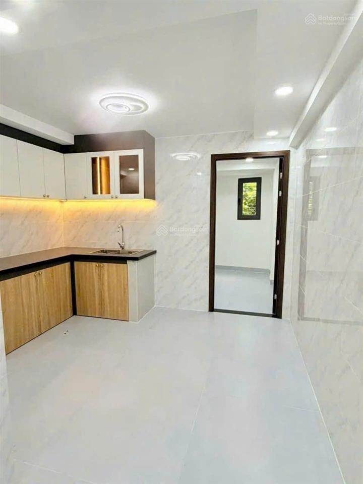 Chính thức lên sóng căn nhà phố rộng rãi nhiều phòng có thể vừa ở vừa làm chdv