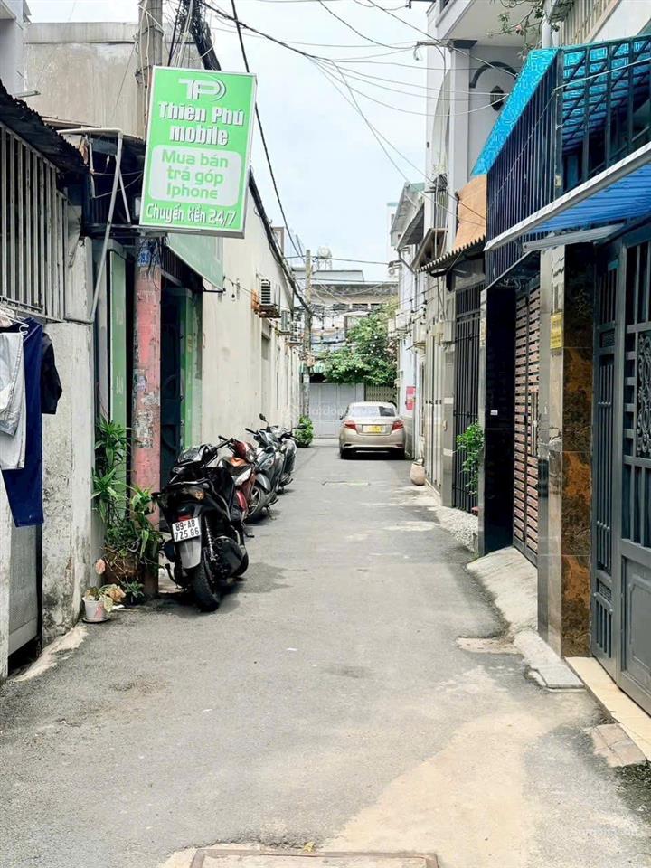 Chính thức lên sóng căn nhà phố rộng rãi nhiều phòng có thể vừa ở vừa làm chdv