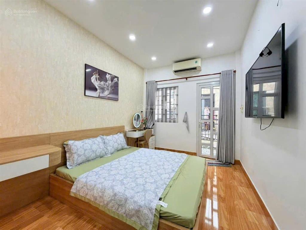 Ngay ngã 6 gò vấp  gần sân bay  3 pn