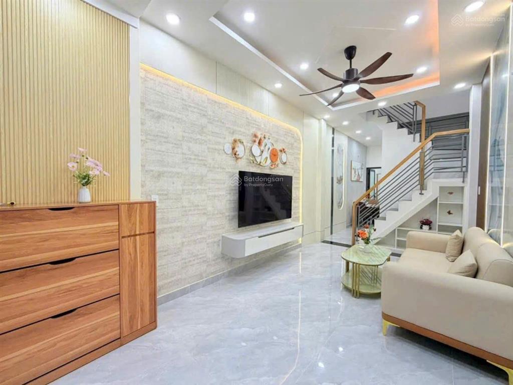 Ngay ngã 6 gò vấp  gần sân bay  3 pn