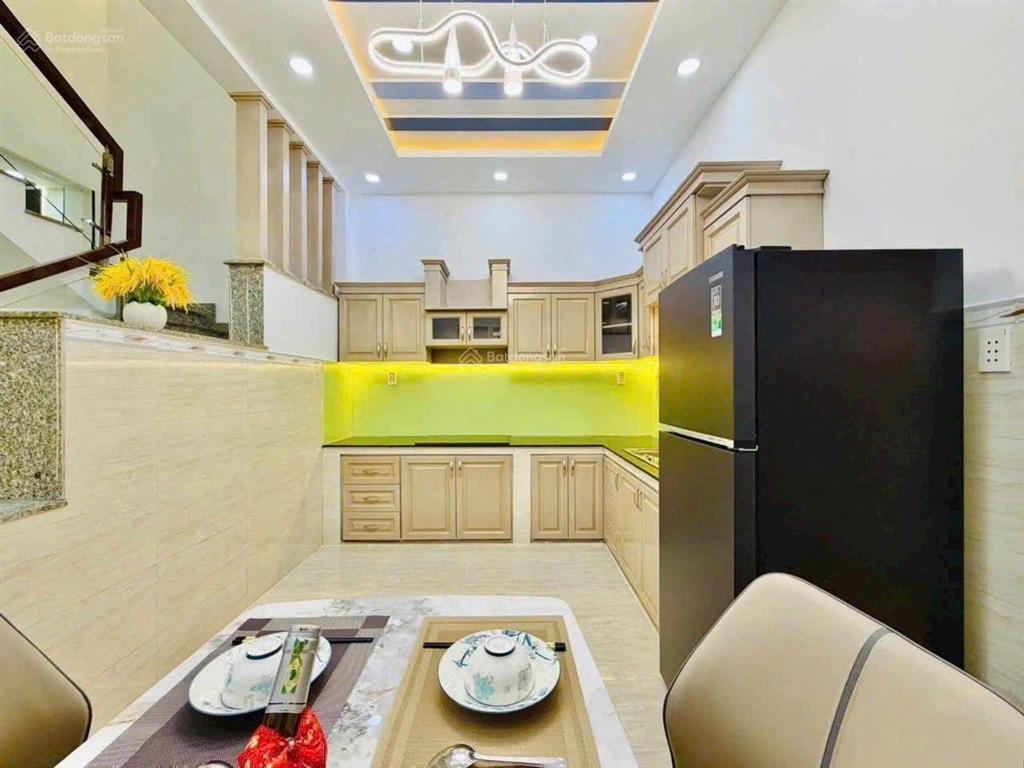 Bán căn nhà diện tích 63m đầy đủ nội thất