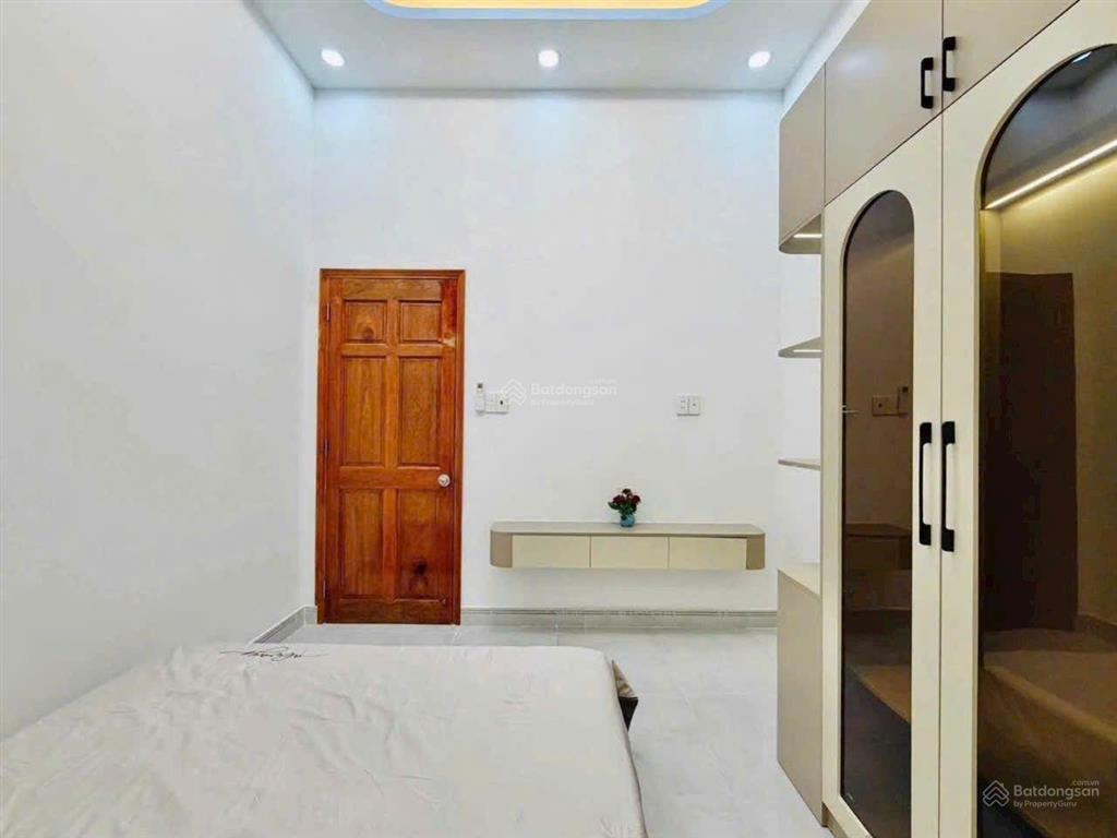 Bán căn nhà diện tích 63m đầy đủ nội thất