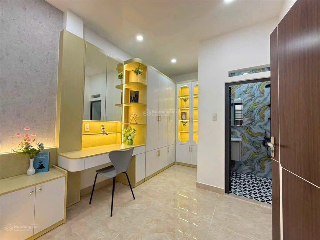 Bán căn nhà trung tâm gò vấp đầy đủ nội thất sát emart