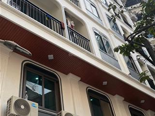 Bán toà nhà 180 m2, 10 tầng võ chí công tây hồ sau phố chỉ 1 nhà, đang cho thuê 4,5 tỷ/năm. sổ đẹp