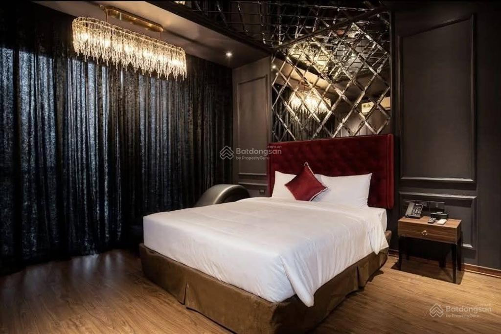 Bán toà khách sạn mặt phố yên hoa tây hồ. 256 m2, 10 tầng vận hành chuyên nghiệp. sổ đẹp. 165 tỷ