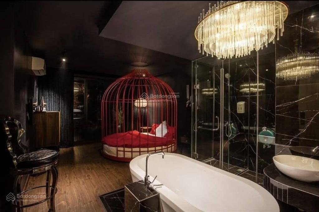 Bán toà khách sạn mặt phố yên hoa tây hồ. 256 m2, 10 tầng vận hành chuyên nghiệp. sổ đẹp. 165 tỷ