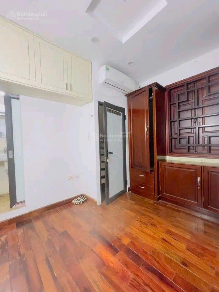 Hiếm. lõi ba đình chỉ 3,6 tỷ. sổ riêng hoàn toàn. nhà riêng 5 tầng ngõ 409 kim mã đầy đủ công năng.