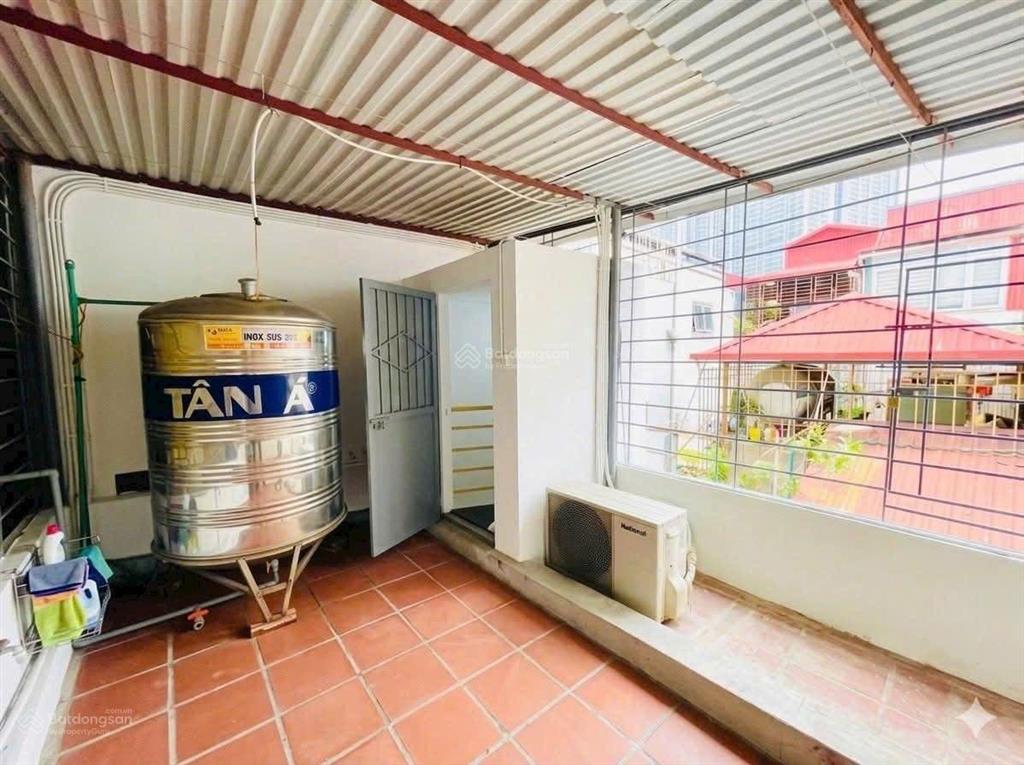Hiếm. lõi ba đình chỉ 3,6 tỷ. sổ riêng hoàn toàn. nhà riêng 5 tầng ngõ 409 kim mã đầy đủ công năng.