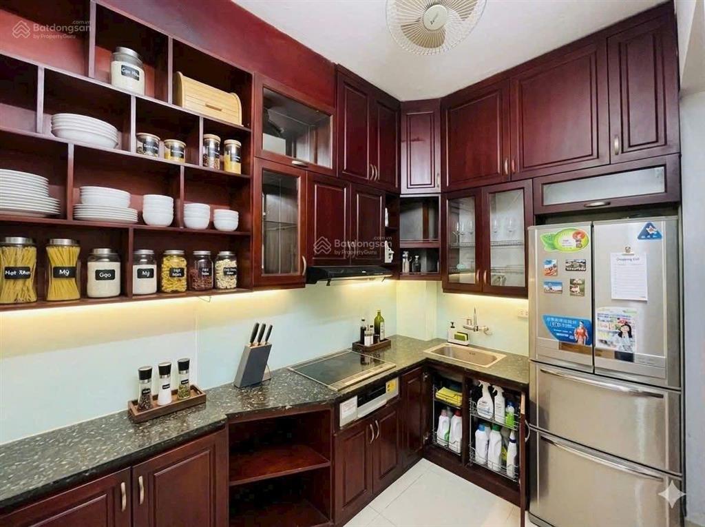 Hiếm. lõi ba đình chỉ 3,6 tỷ. sổ riêng hoàn toàn. nhà riêng 5 tầng ngõ 409 kim mã đầy đủ công năng.