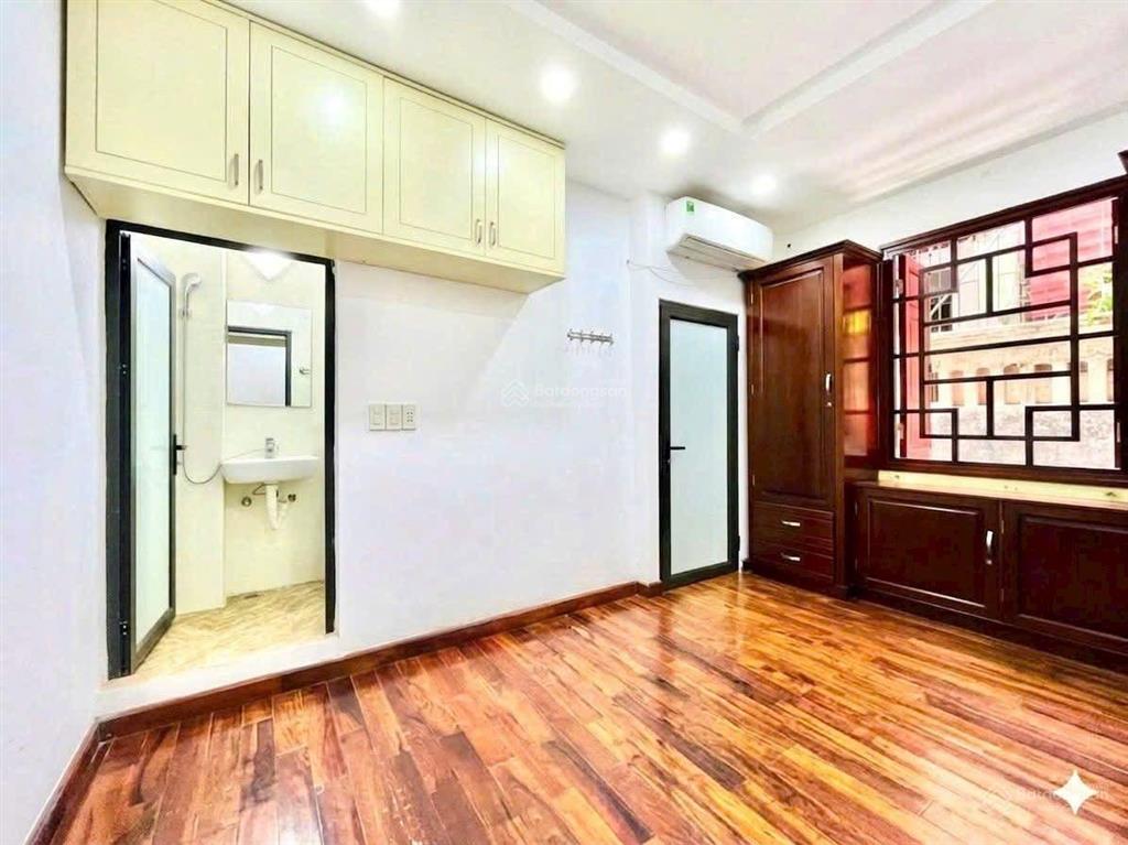 Hiếm. lõi ba đình chỉ 3,6 tỷ. sổ riêng hoàn toàn. nhà riêng 5 tầng ngõ 409 kim mã đầy đủ công năng.